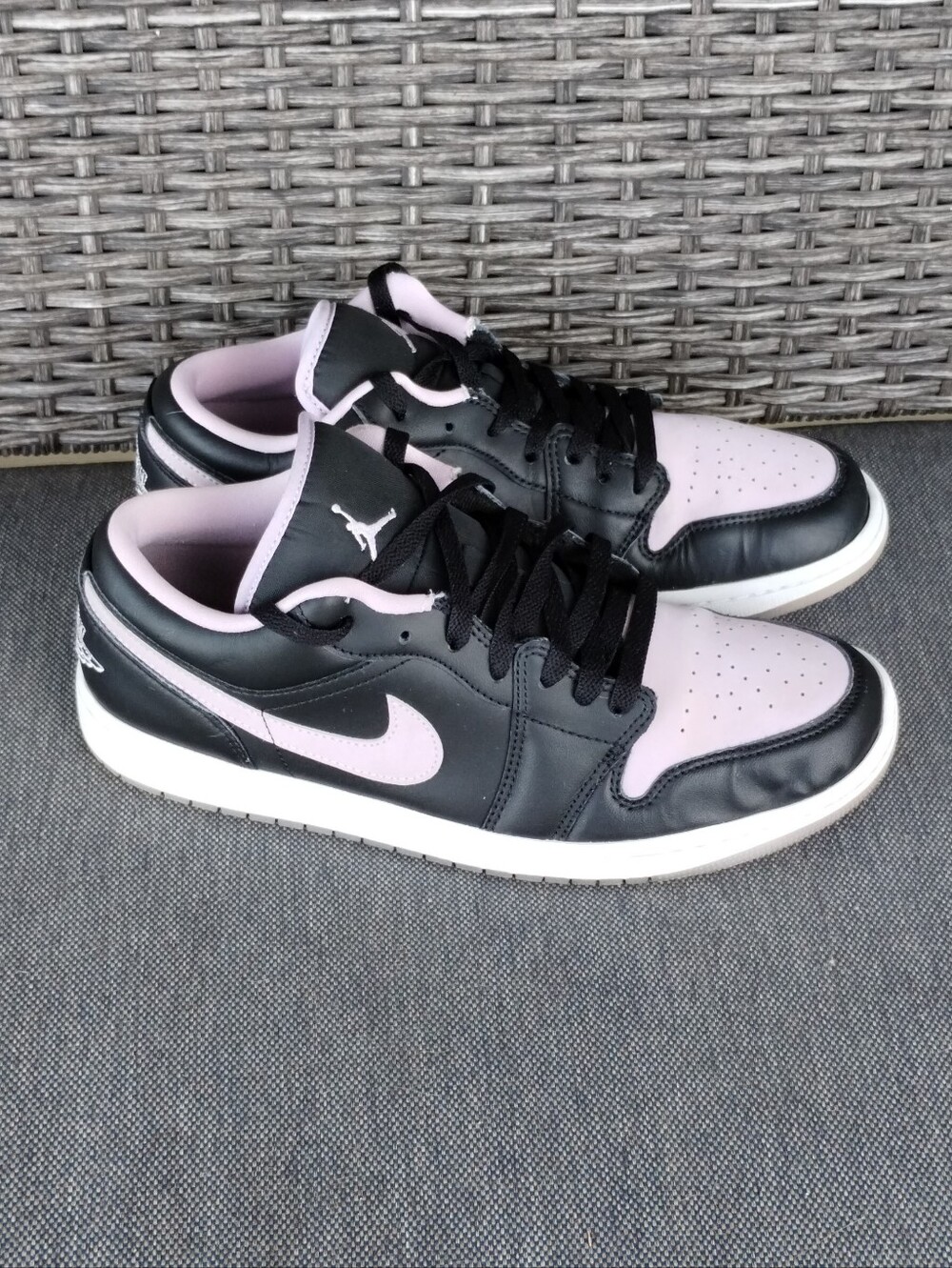 Air Jordan 1 Low SE Black Iced Lilac Men’s 10 Women’s 11.5 DV1309-051